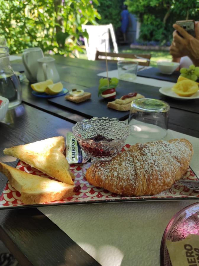 マリーナ・ディ・マッサ Casa Cambini Bed & Breakfast エクステリア 写真