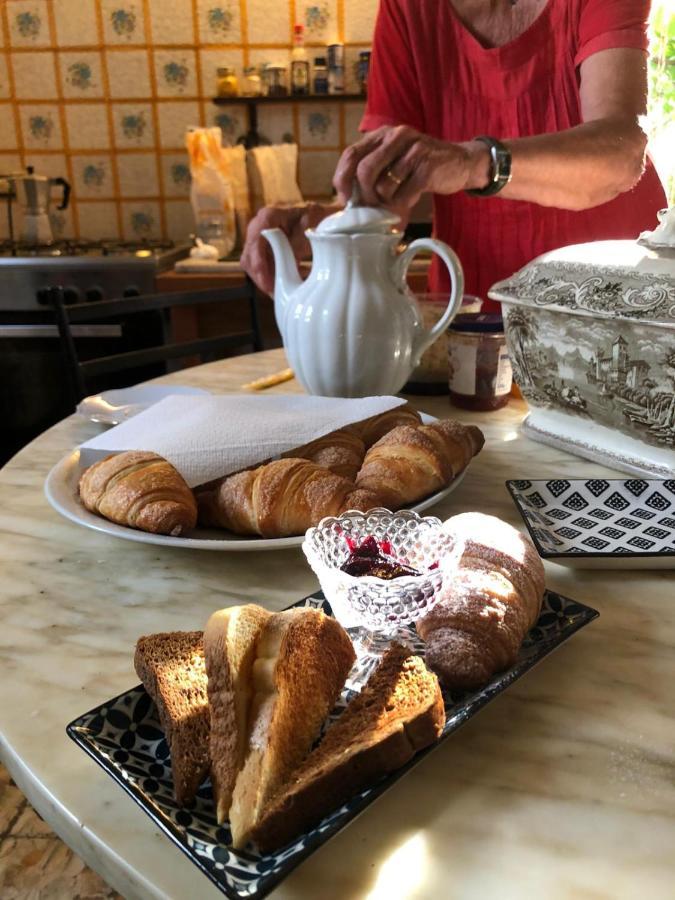 マリーナ・ディ・マッサ Casa Cambini Bed & Breakfast エクステリア 写真
