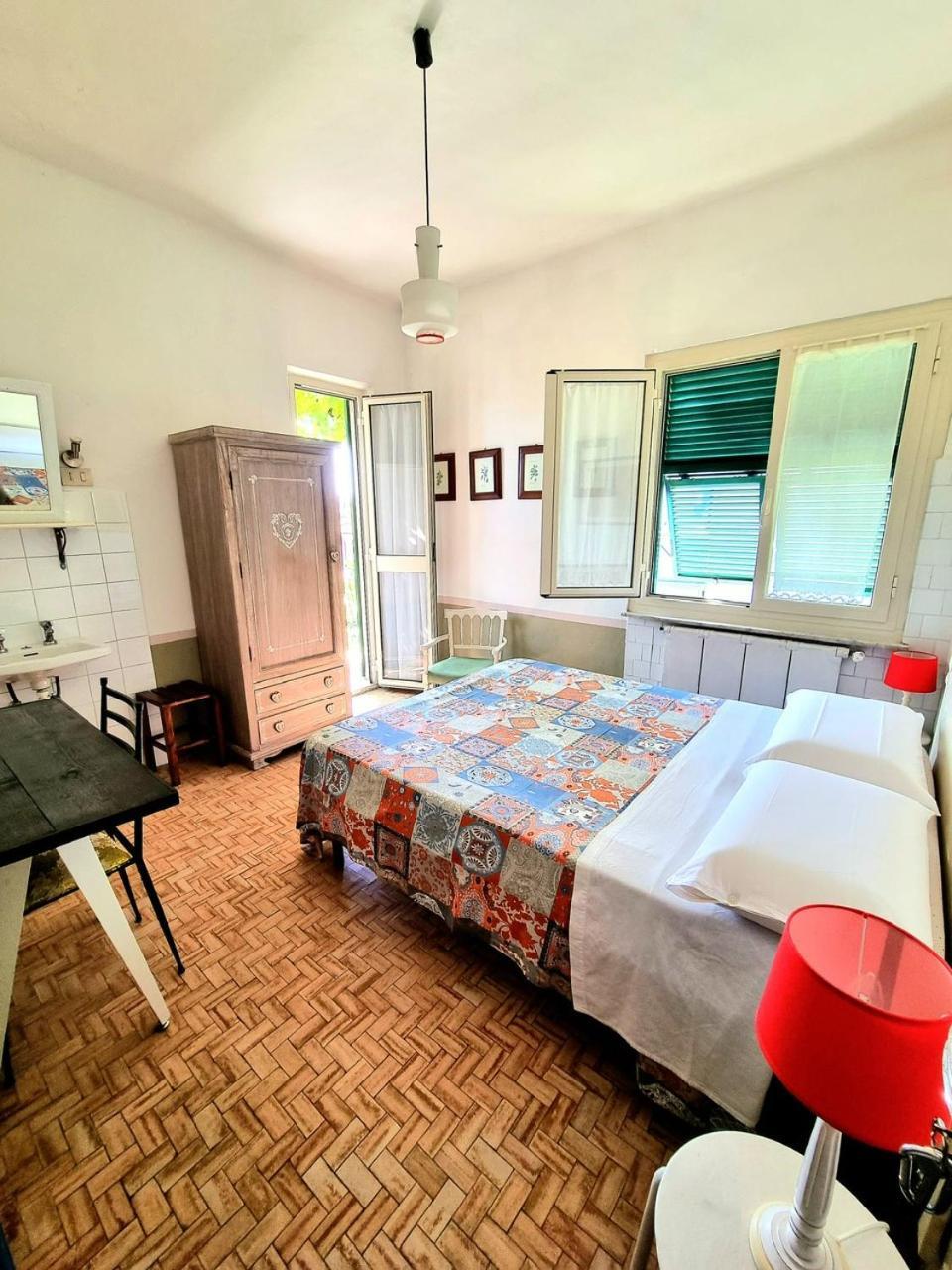 マリーナ・ディ・マッサ Casa Cambini Bed & Breakfast エクステリア 写真
